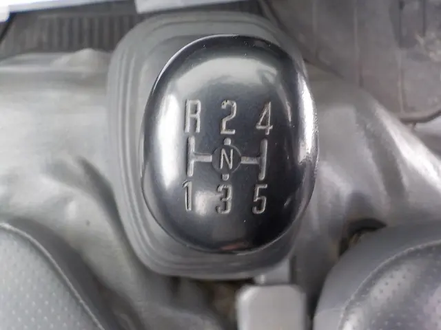 いすゞ エルフ TPG-NJR85AD(2WD)の写真15