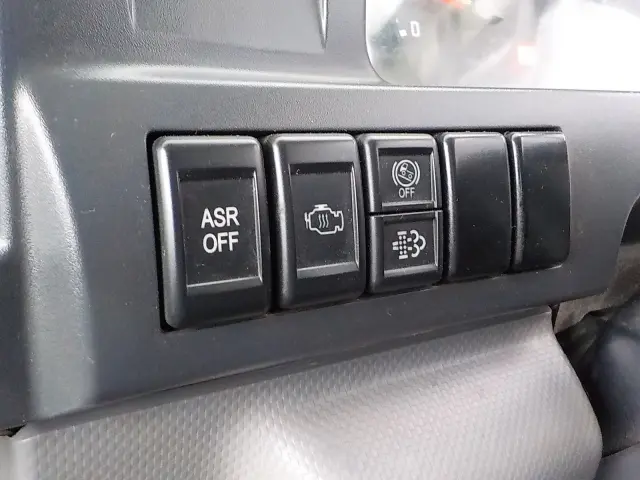 いすゞ エルフ TPG-NJR85AD(2WD)の写真43