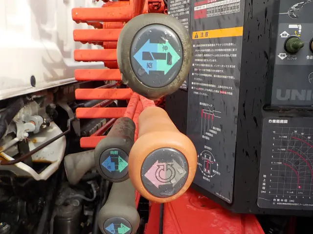 いすゞ フォワード TKG-FRR90S2(2WD)の写真15