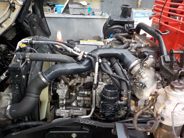 いすゞ フォワード TKG-FRR90S2(2WD)の写真32