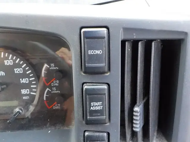 いすゞ フォワード TKG-FRR90S2(2WD)の写真47