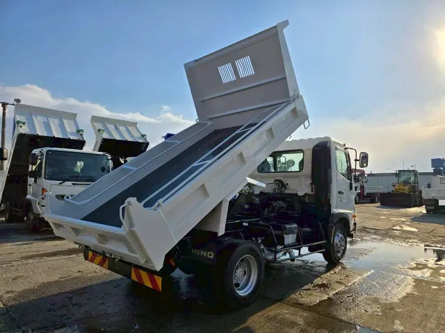 日野 レンジャー 2KG-FC2ABA(2WD)の写真9