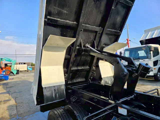 日野 レンジャー 2KG-FC2ABA(2WD)の写真18