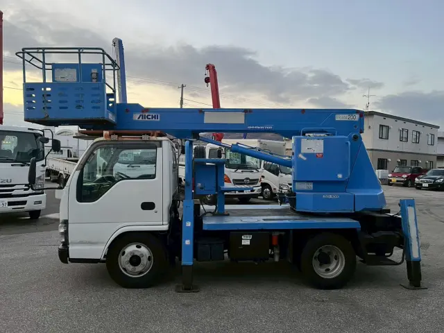 いすゞ エルフ PB-NKR81Nの写真7