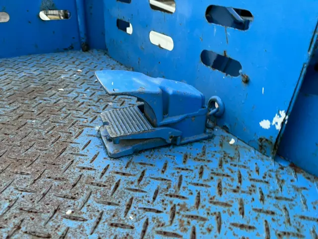 いすゞ エルフ PB-NKR81Nの写真26