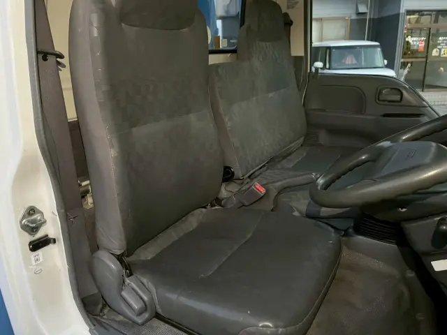 いすゞ エルフ PB-NKR81Nの写真29