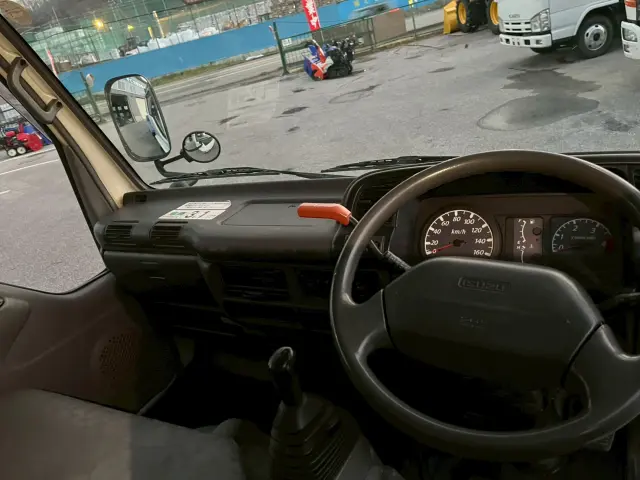 いすゞ エルフ PB-NKR81Nの写真31