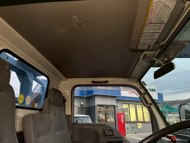 いすゞ エルフ PB-NKR81Nの写真32