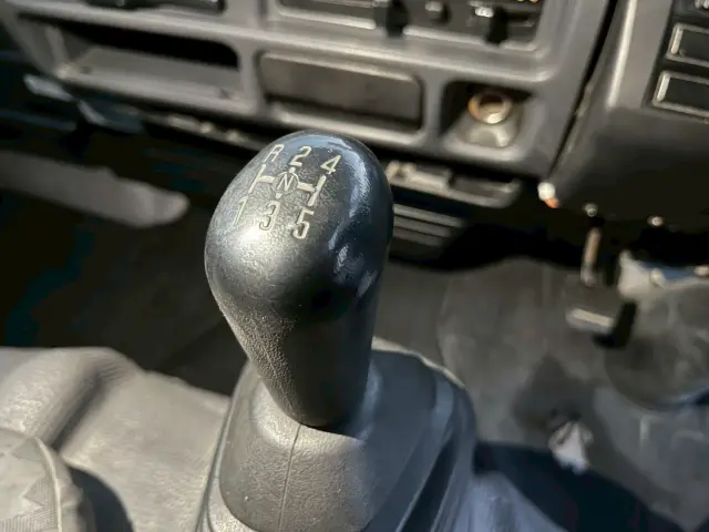 いすゞ エルフ PB-NKR81Nの写真34