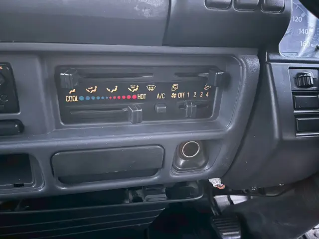 いすゞ エルフ PB-NKR81Nの写真39