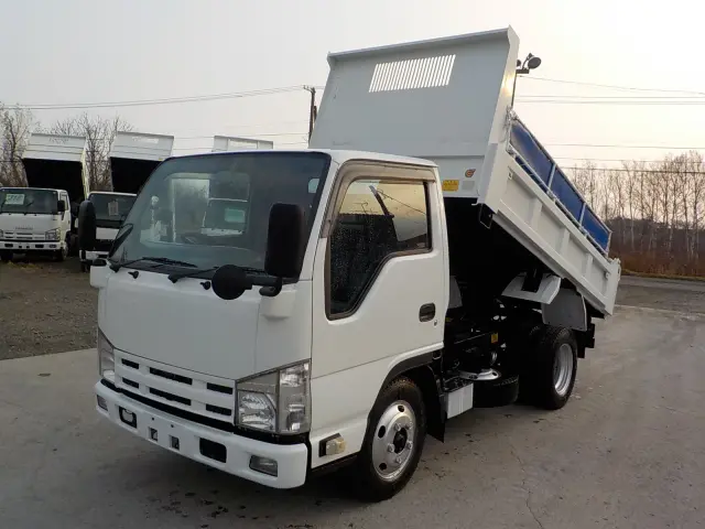 いすゞ エルフ TKG-NKR85AN(2WD)の写真1