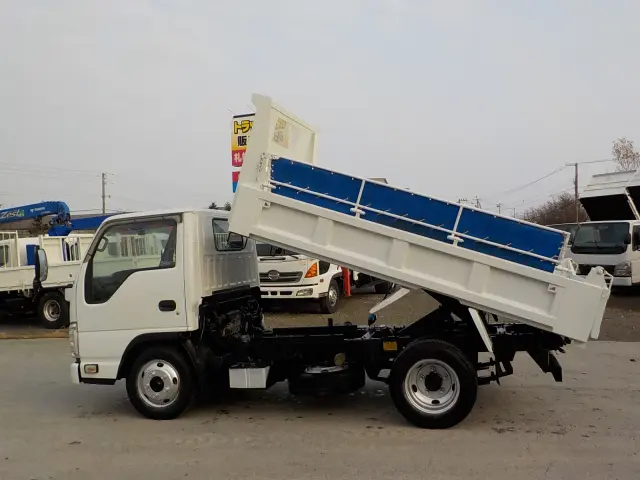 いすゞ エルフ TKG-NKR85AN(2WD)の写真8