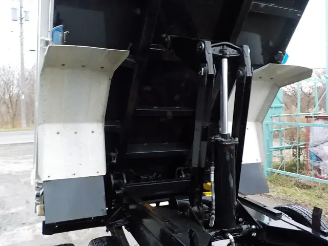 いすゞ フォワード TKG-FRR90S2(2WD)の写真29