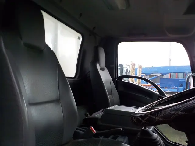 いすゞ フォワード TKG-FRR90S2(2WD)の写真33