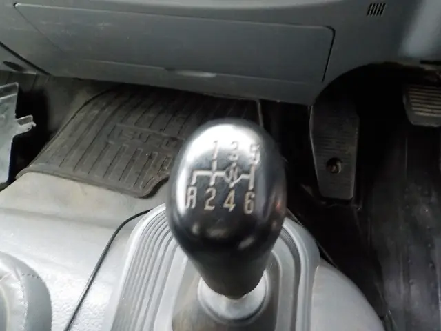 いすゞ フォワード TKG-FRR90S2(2WD)の写真35