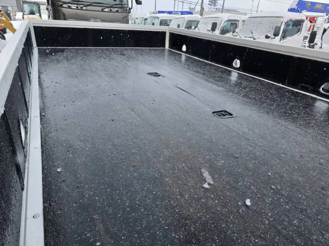 いすゞ フォワード 2RG-FRR90S2(2WD)の写真10