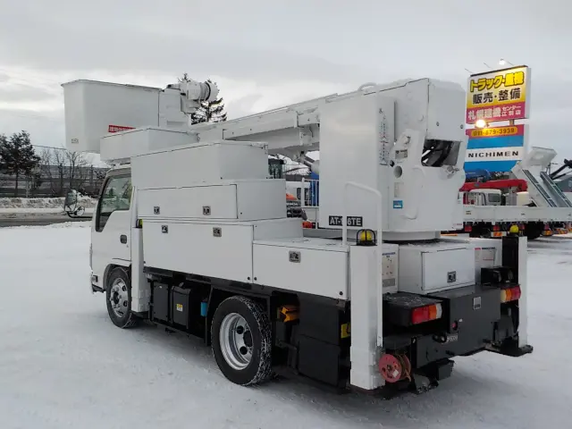 いすゞ エルフ SKG-NKR85YN(2WD)の写真7