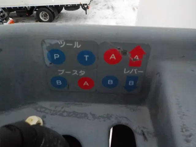 いすゞ エルフ SKG-NKR85YN(2WD)の写真20