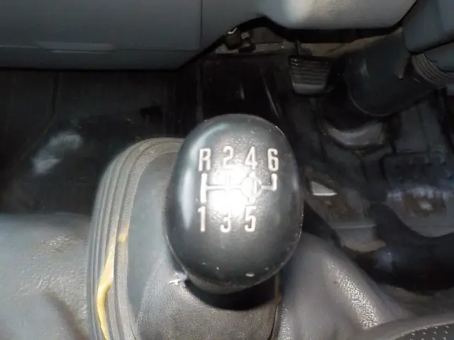 いすゞ エルフ SKG-NKR85YN(2WD)の写真42