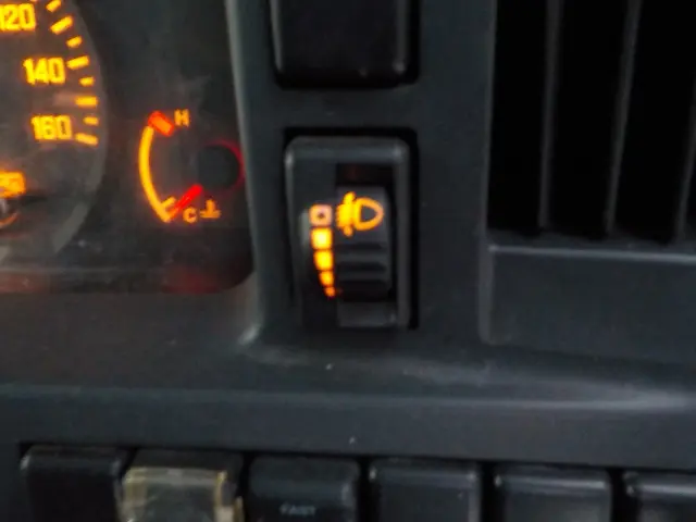 いすゞ エルフ SKG-NKR85YN(2WD)の写真49