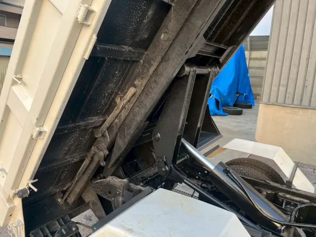 いすゞ エルフ BDG-NKS85ANの写真21