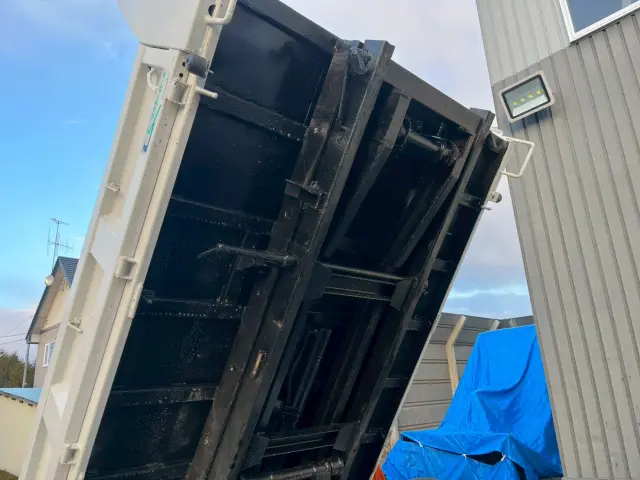 いすゞ エルフ BDG-NKS85ANの写真22