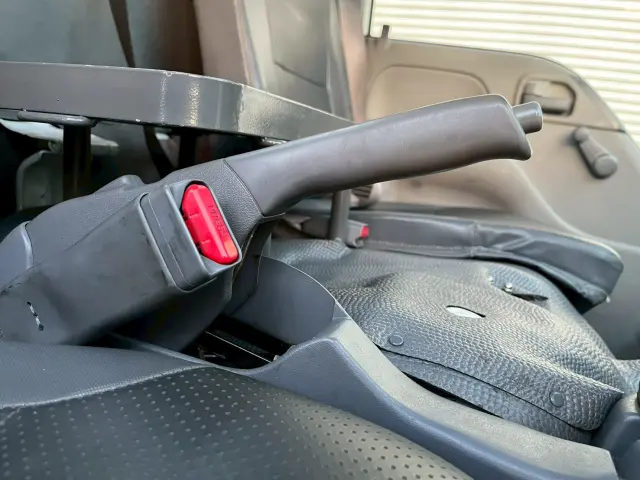 いすゞ エルフ BDG-NKS85ANの写真37