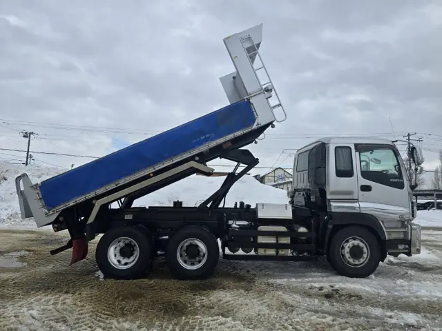 いすゞ ギガ QKG-CXZ77AT(未入力/関係無)の写真4