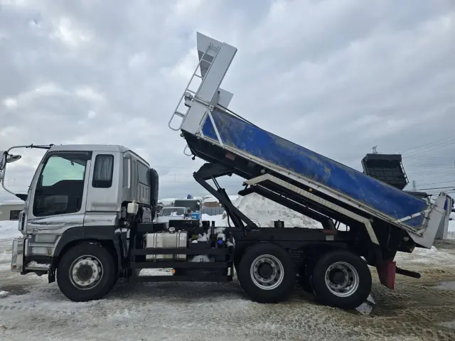 いすゞ ギガ QKG-CXZ77AT(未入力/関係無)の写真5