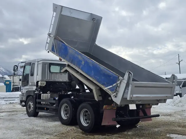 いすゞ ギガ QKG-CXZ77AT(未入力/関係無)の写真6