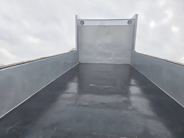 いすゞ ギガ QKG-CXZ77AT(未入力/関係無)の写真13