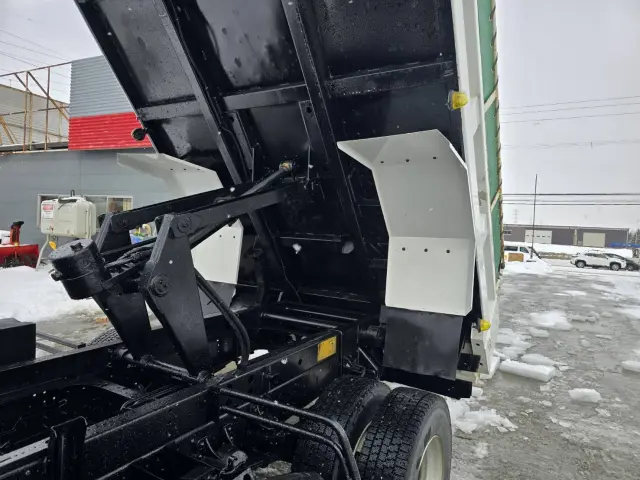 いすゞ フォワード SKG-FRR90S1(2WD)の写真15