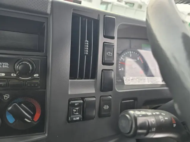 いすゞ フォワード SKG-FRR90S1(2WD)の写真32