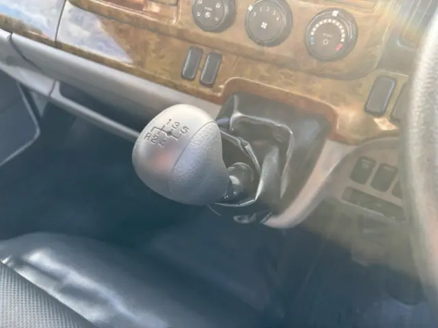 三菱 キャンター TPG-FBA60(2WD)の写真21