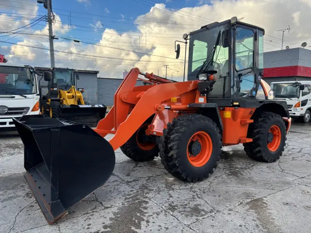 日立 ZW80S-5B YDN-H80(4WD)の写真2