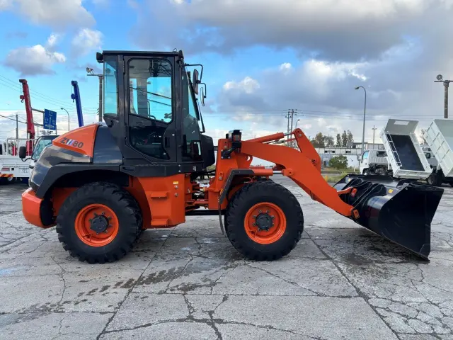 日立 ZW80S-5B YDN-H80(4WD)の写真5