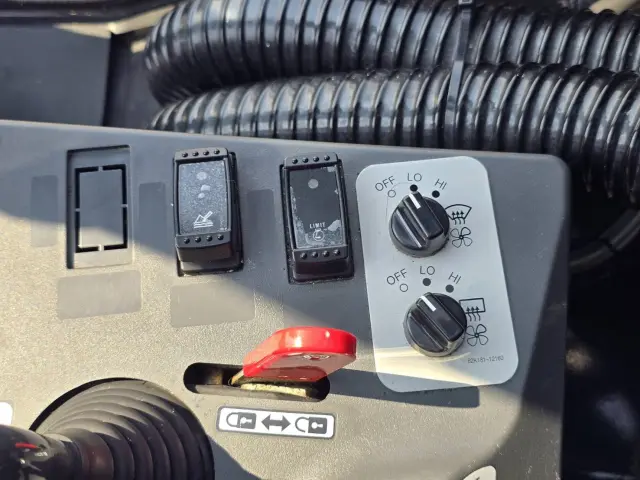 日立 ZW80S-5B YDN-H80(4WD)の写真34