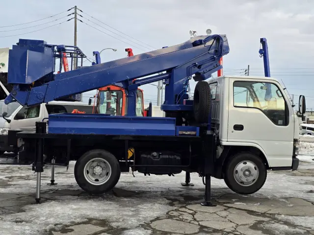 いすゞ エルフ PB-NKR81N(2WD)の写真6