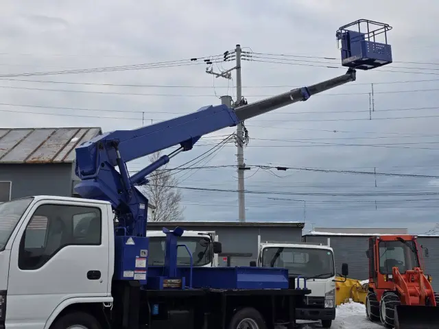 いすゞ エルフ PB-NKR81N(2WD)の写真11