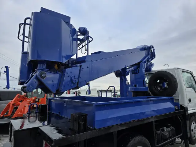 いすゞ エルフ PB-NKR81N(2WD)の写真15