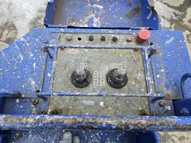 いすゞ エルフ PB-NKR81N(2WD)の写真17