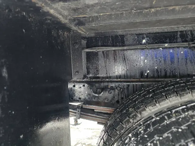 いすゞ エルフ PB-NKR81N(2WD)の写真28