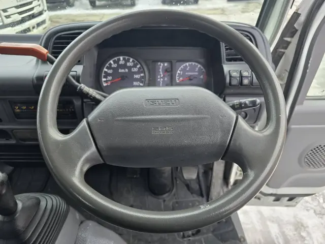 いすゞ エルフ PB-NKR81N(2WD)の写真31