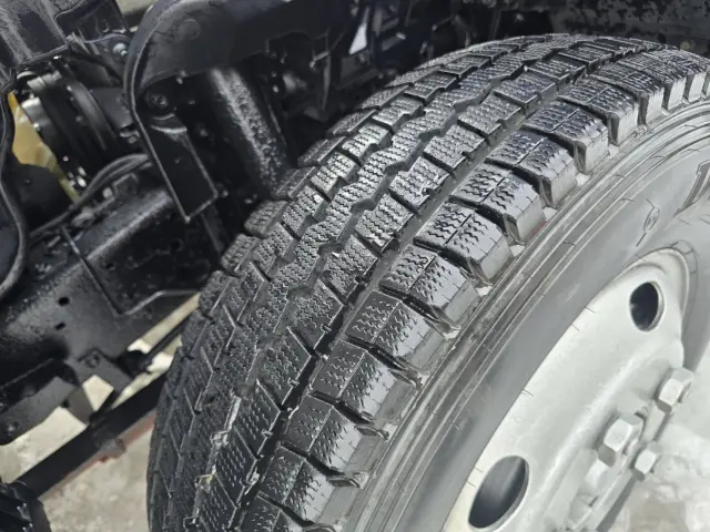 いすゞ エルフ PB-NKR81N(2WD)の写真39