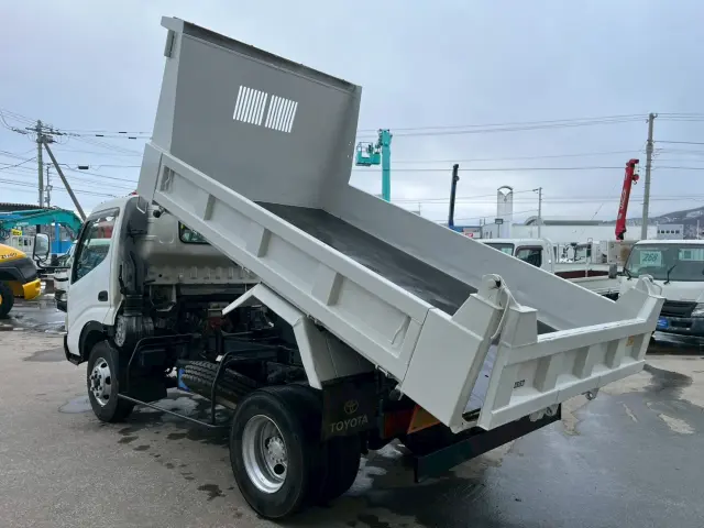 トヨタ ダイナ PB-XZU404Aの写真6