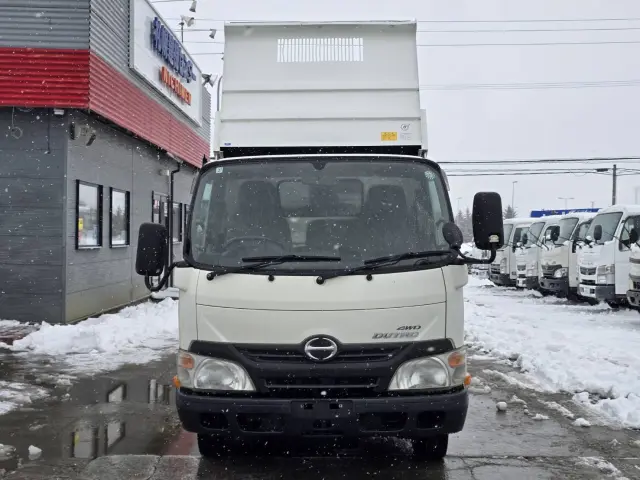 日野 デュトロ SKG-XZU675T(4WD)の写真2
