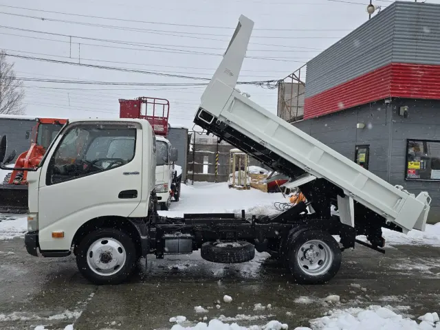 日野 デュトロ SKG-XZU675T(4WD)の写真5