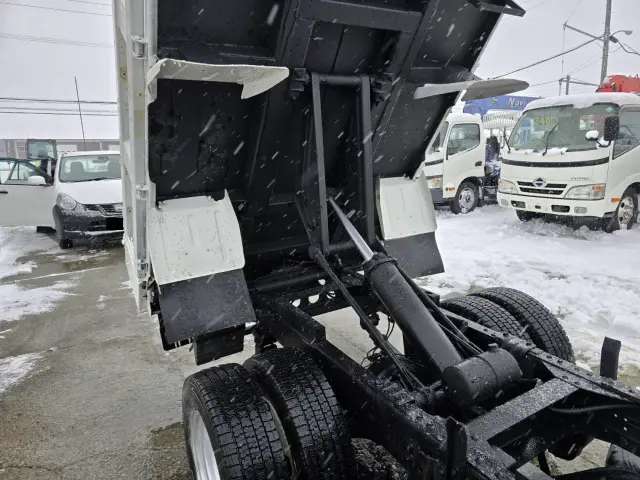 日野 デュトロ SKG-XZU675T(4WD)の写真16