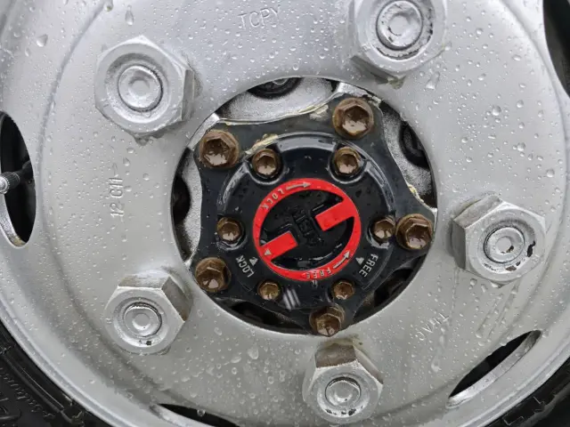 日野 デュトロ SKG-XZU675T(4WD)の写真25