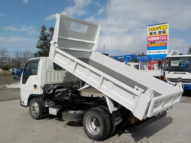 いすゞ エルフ TKG-NKR85AN(2WD)の写真7